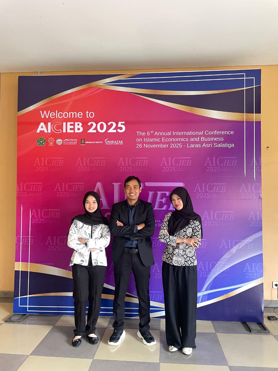 prodi bisnis digital UIN salatiga kolaborasi dengan dosen uITM dalam penyusunan dan presentasi paper di konferensi internasional