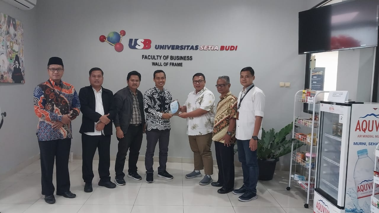 Benchmarking ke Fakultas Bisnis Universitas Setia Budi Surakarta: Prodi Bisnis Digital Sharing Akreditasi LAMEMBA
