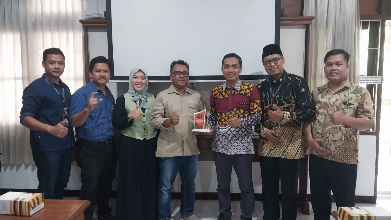 Bahas Digitalisasi Pengabdian Masyarakat dan Hilirisasi Riset: Prodi Bisnis Digital Benchmarking ke LPPM Universitas Dharma AUB Surakarta