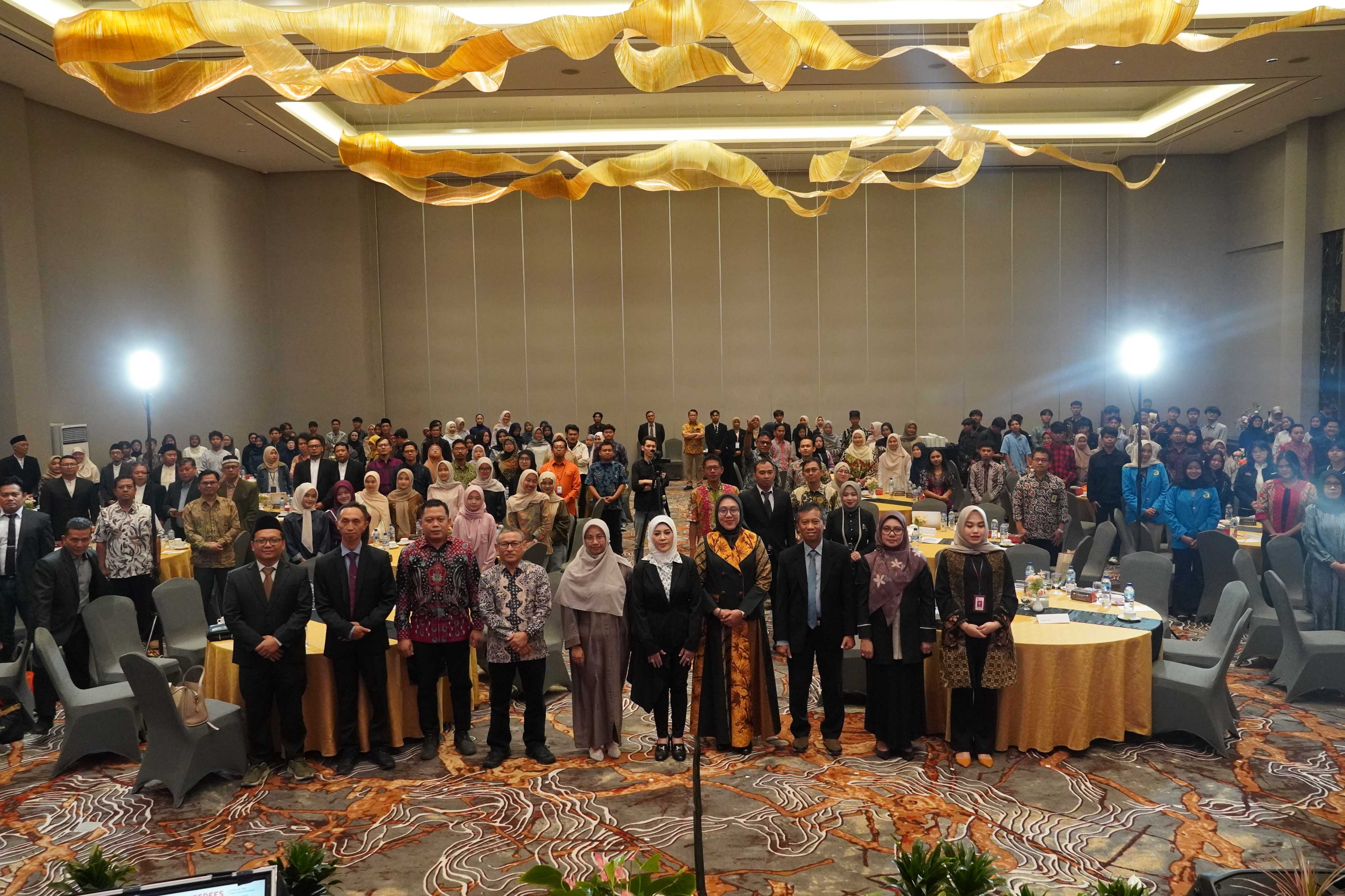 ICEDEES 2026 UIN Salatiga: Satukan Ekonomi Digital, Nilai Keimanan, dan Masa Depan Bumi 3 DSC01432